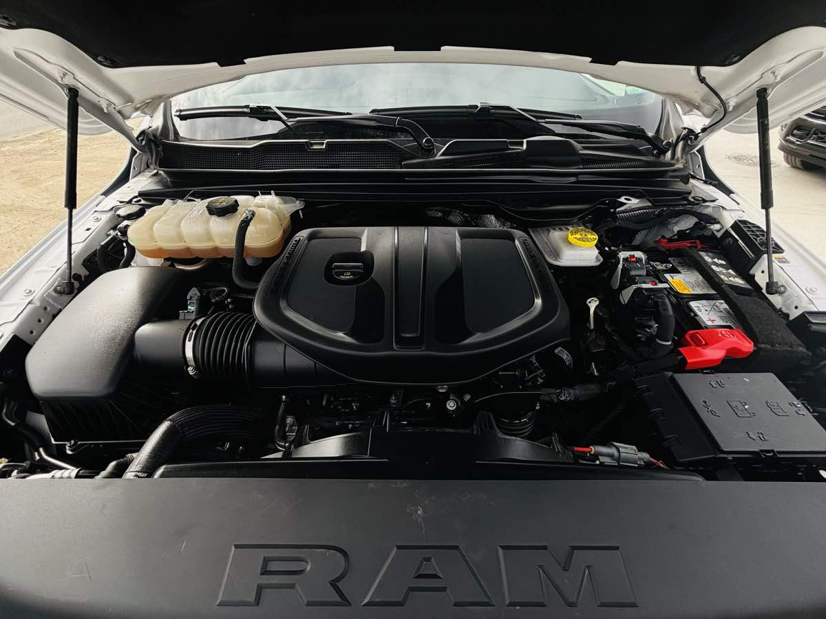 Photo 25 of this Ram 1500