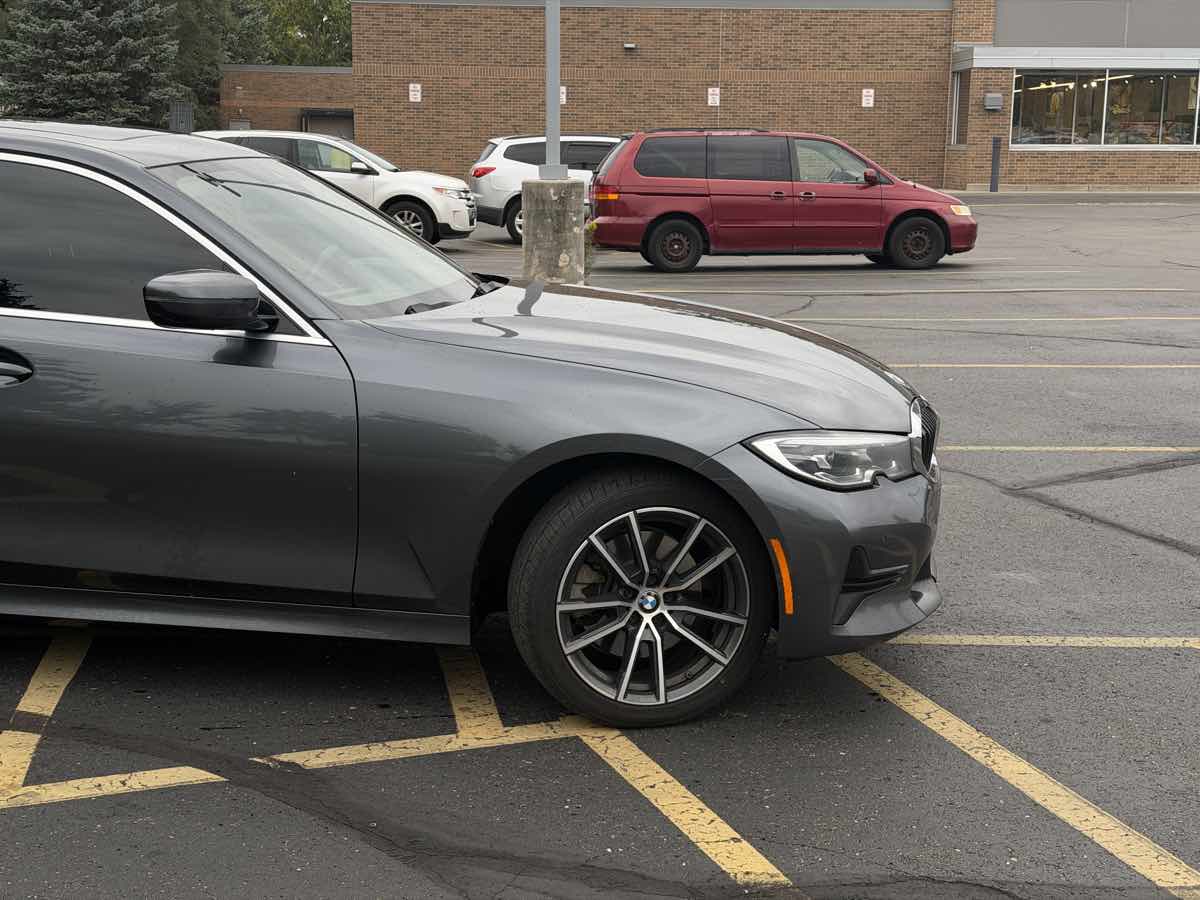 Photo 2 of this BMW 3 Series