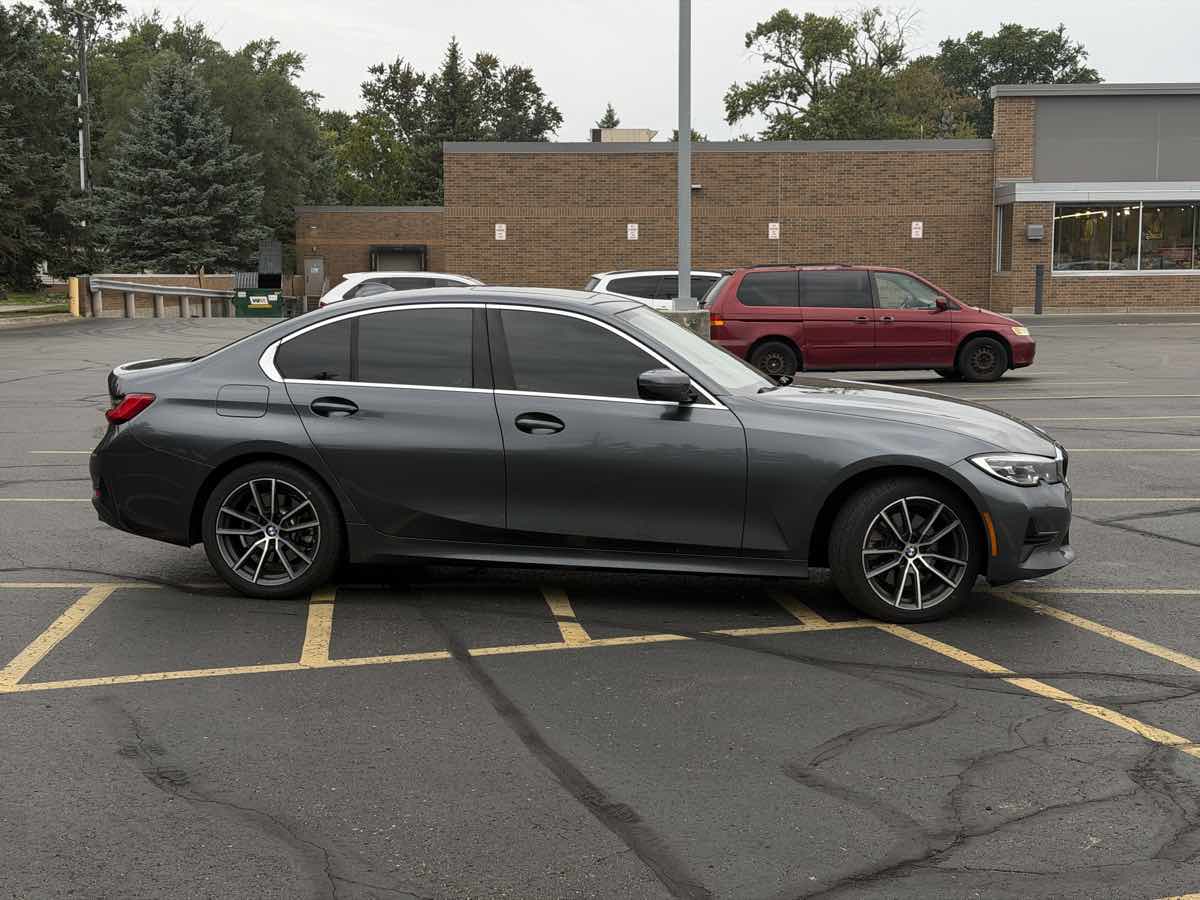 Photo 4 of this BMW 3 Series