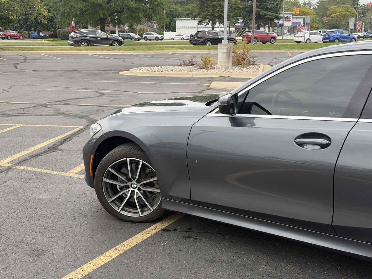Photo 7 of this BMW 3 Series