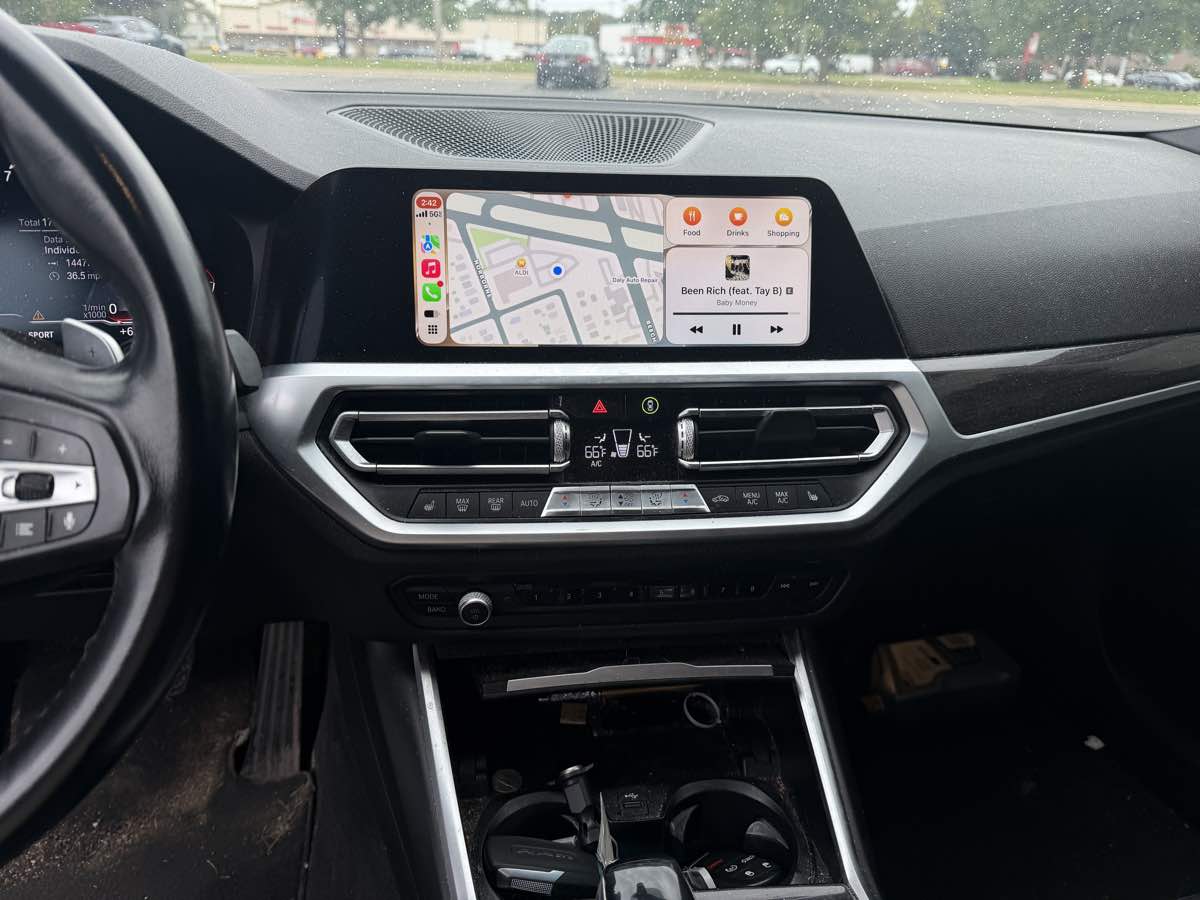 Photo 19 of this BMW 3 Series