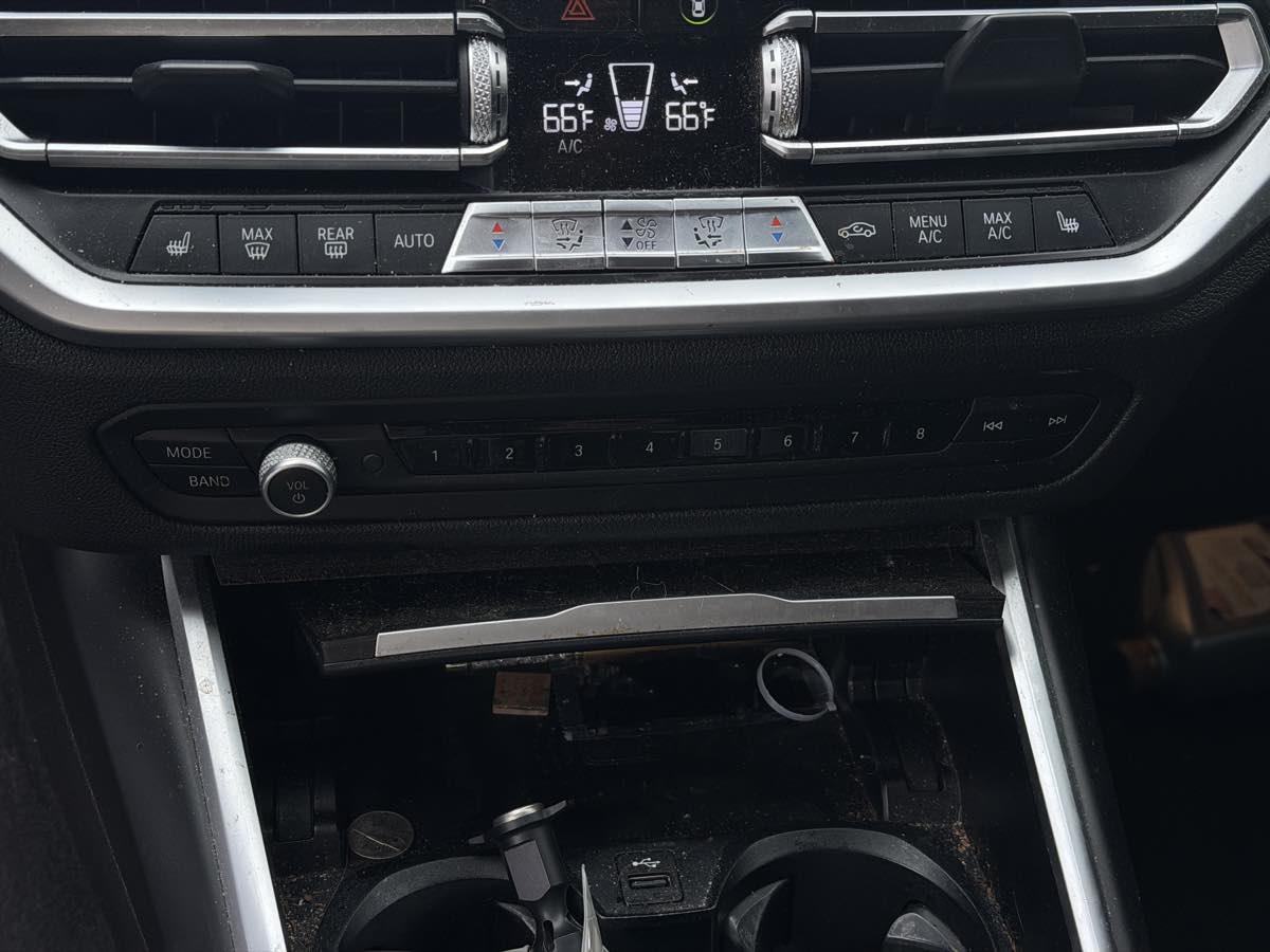 Photo 21 of this BMW 3 Series