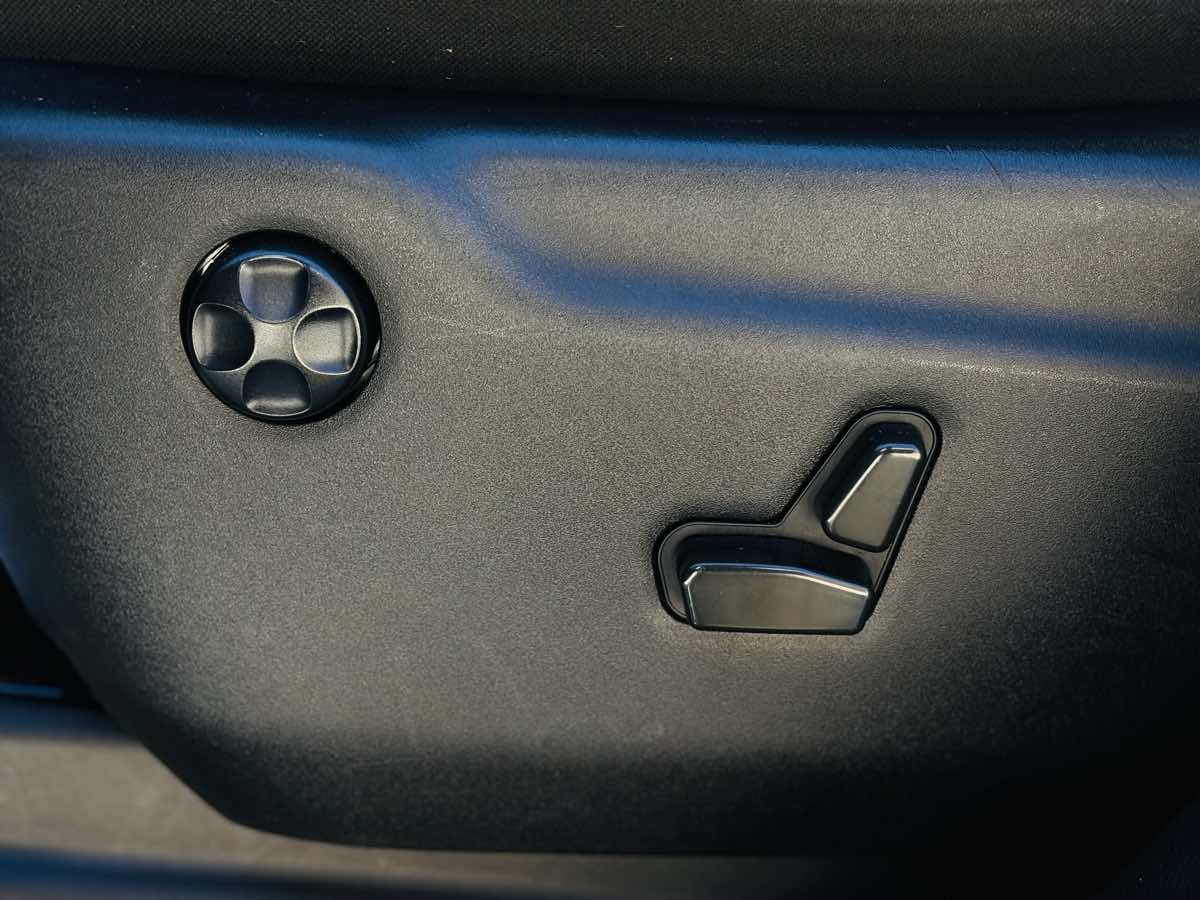 Photo 33 of this Dodge Durango