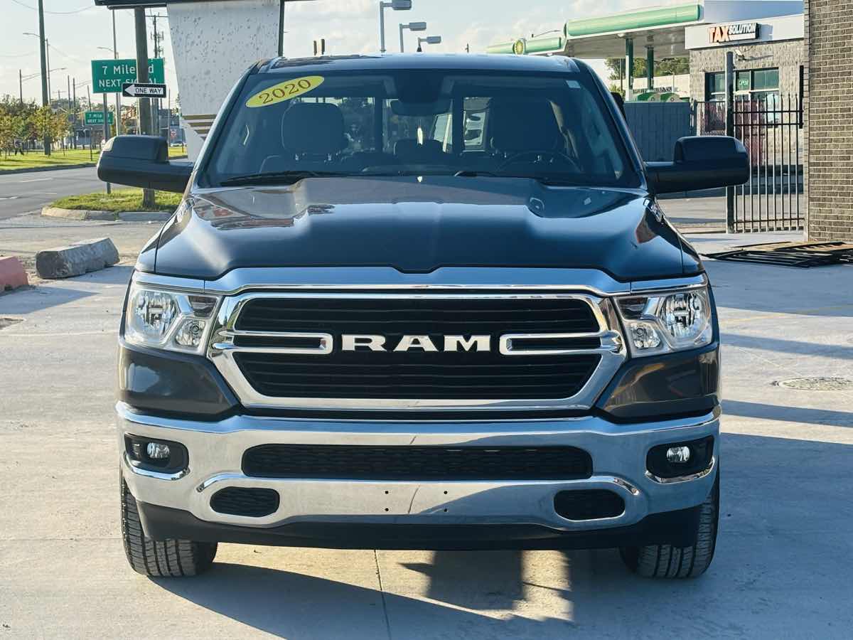 Photo 19 of this Ram 1500