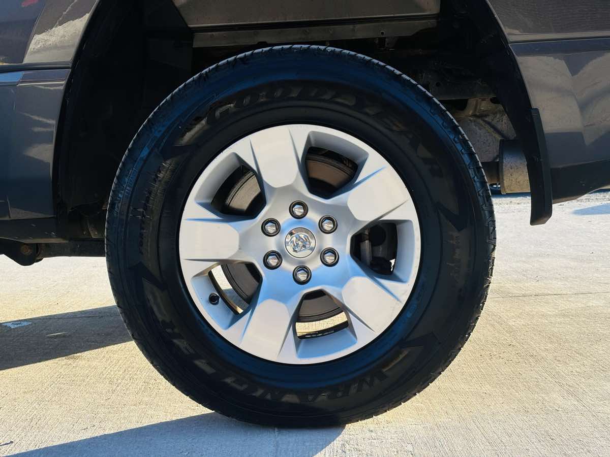 Photo 28 of this Ram 1500