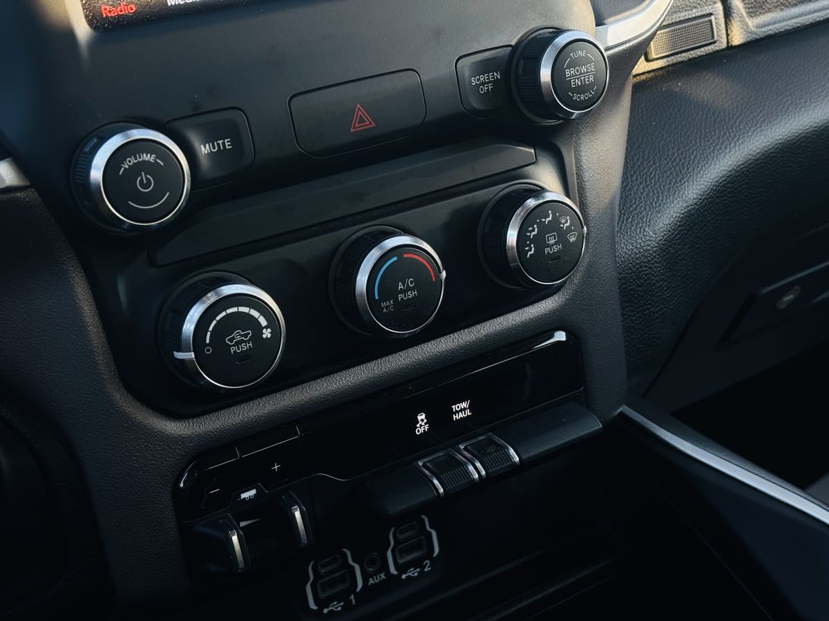 Photo 60 of this Ram 1500