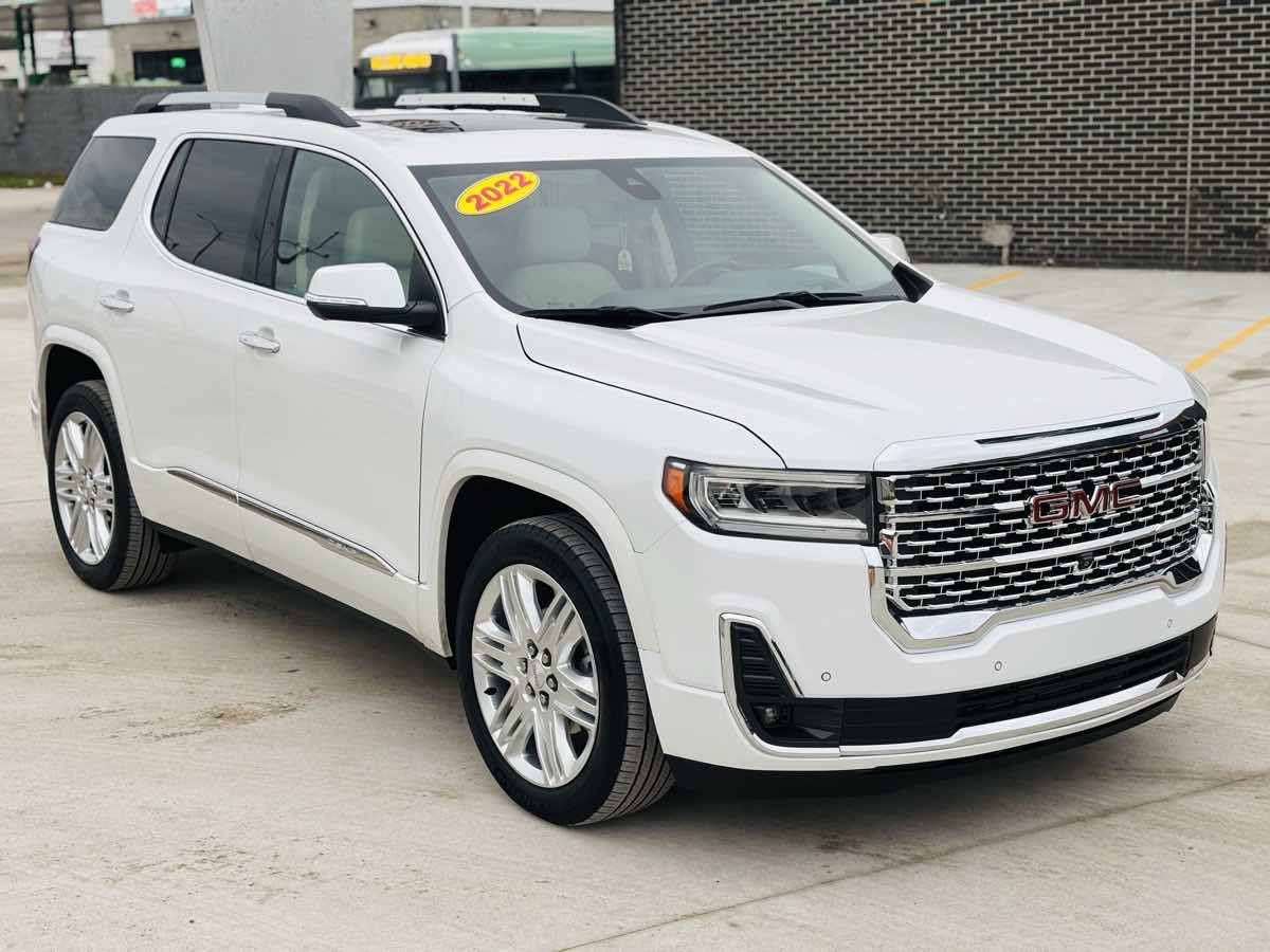 Photo 2 of this GMC Acadia