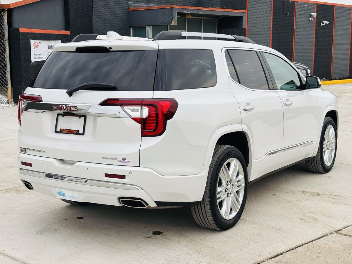 Photo 8 of this GMC Acadia