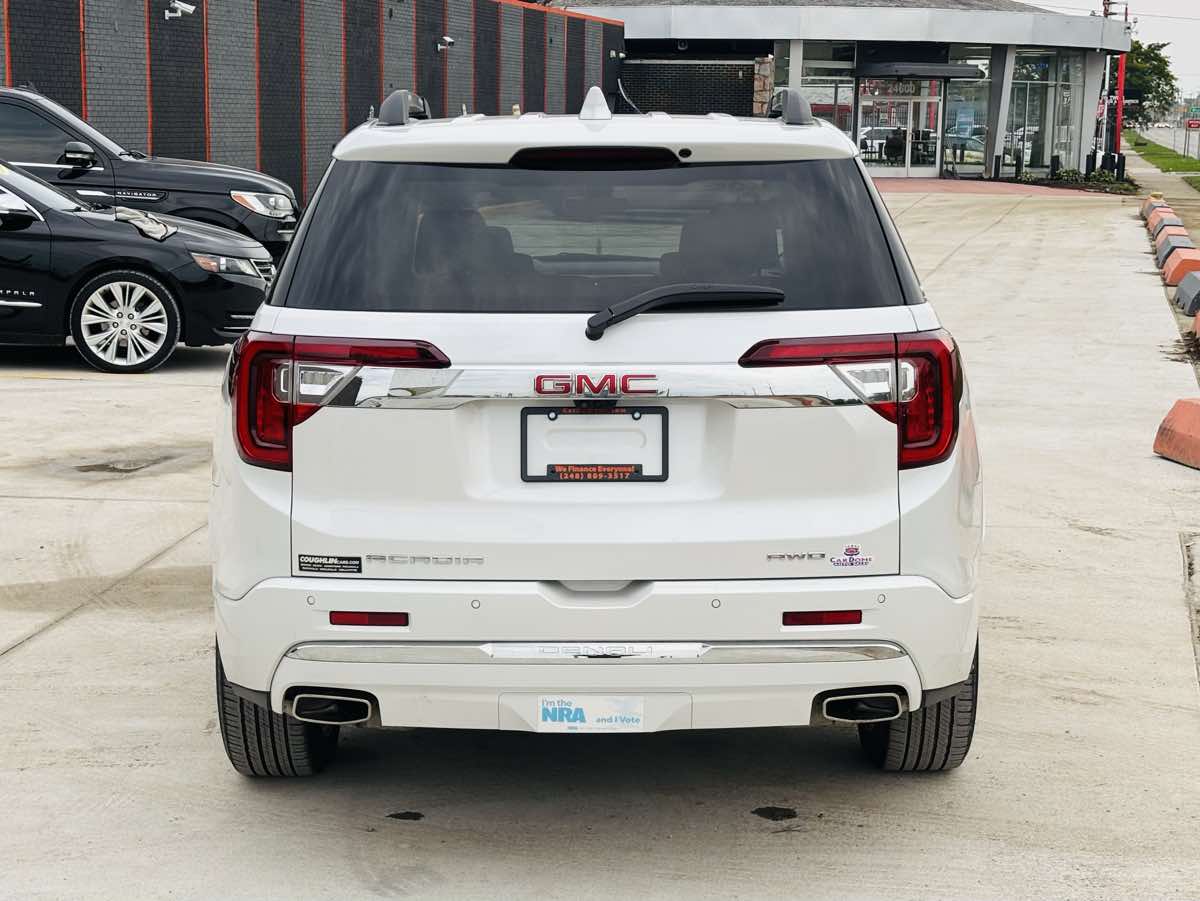 Photo 9 of this GMC Acadia