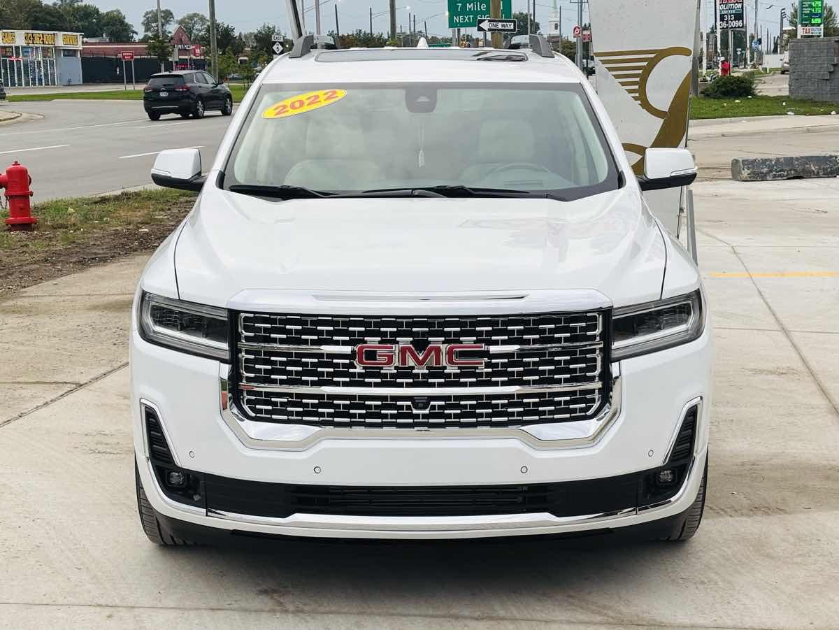 Photo 18 of this GMC Acadia