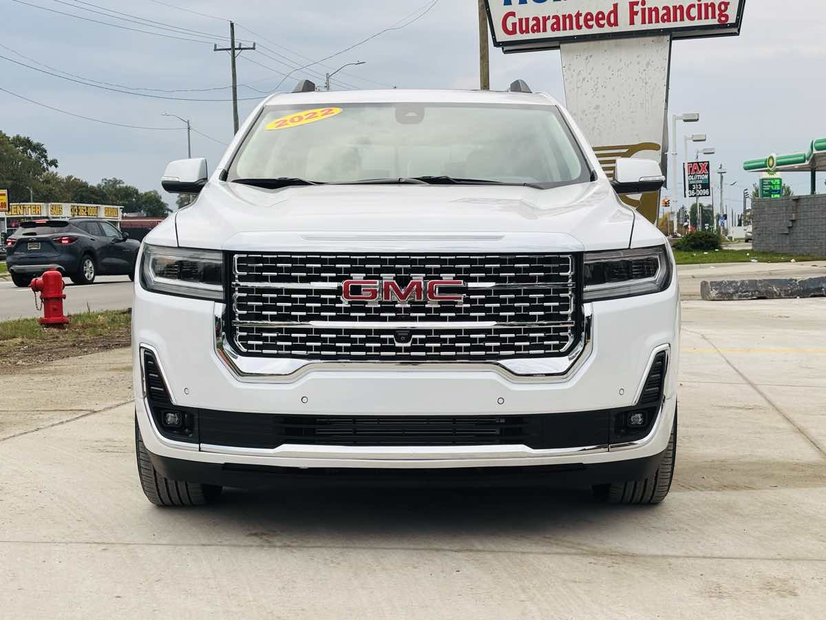 Photo 19 of this GMC Acadia