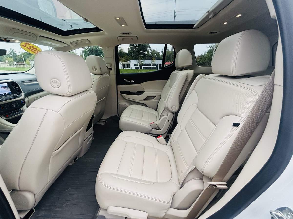 Photo 35 of this GMC Acadia