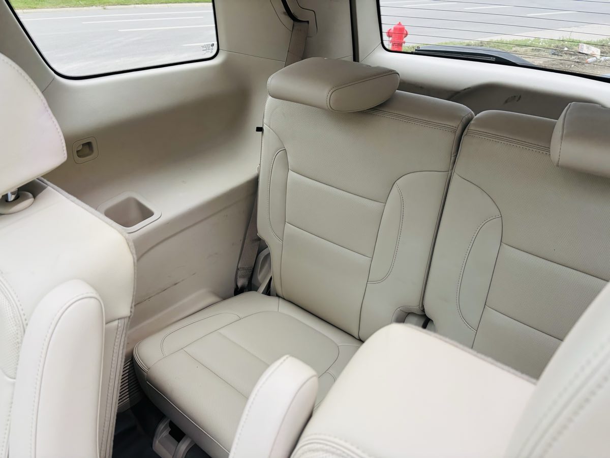 Photo 37 of this GMC Acadia