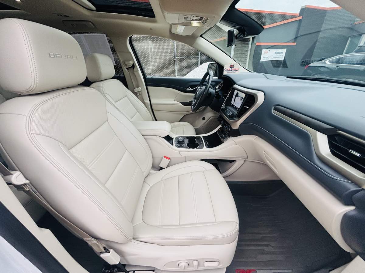 Photo 43 of this GMC Acadia