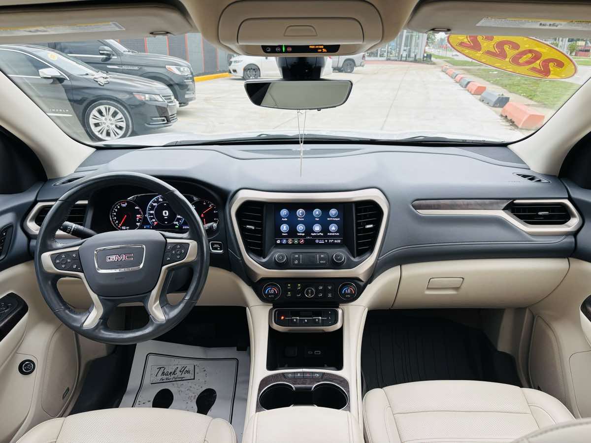 Photo 49 of this GMC Acadia