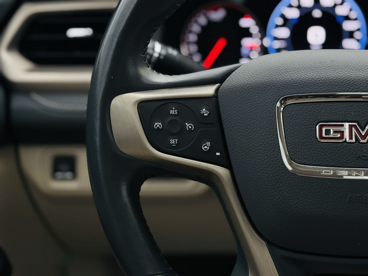 Photo 53 of this GMC Acadia