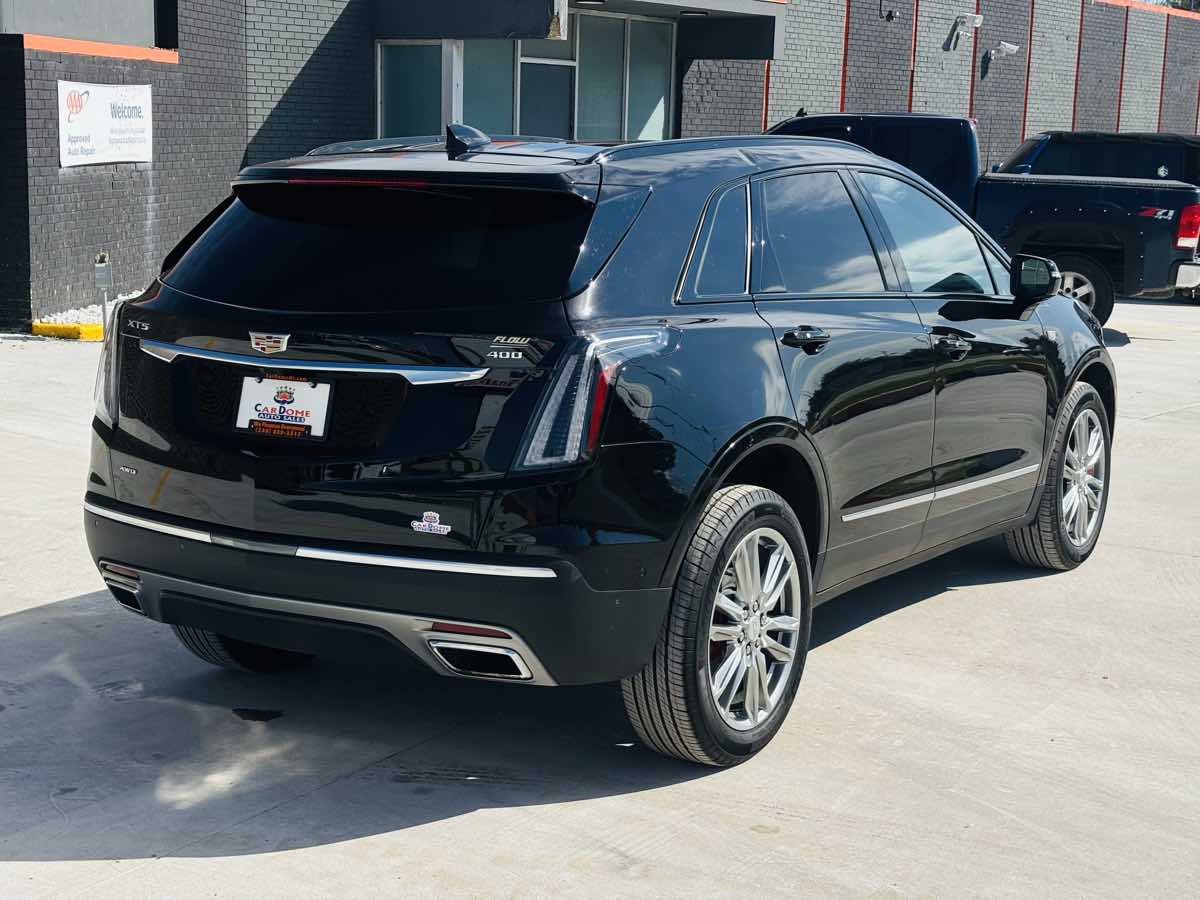 Photo 8 of this Cadillac XT5