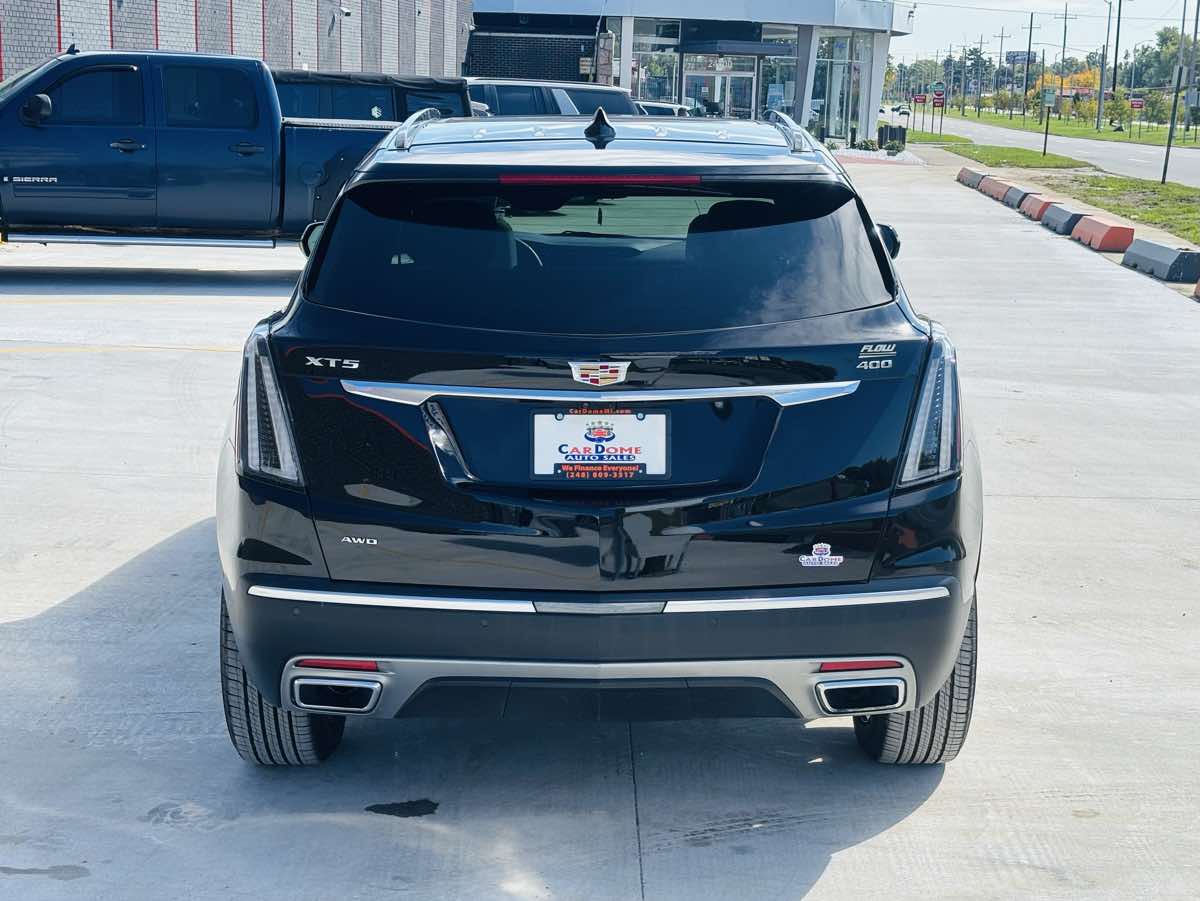 Photo 9 of this Cadillac XT5