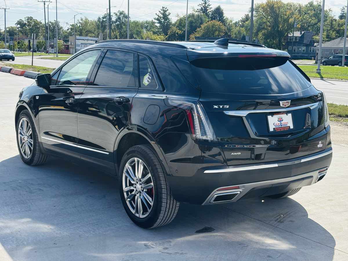 Photo 14 of this Cadillac XT5