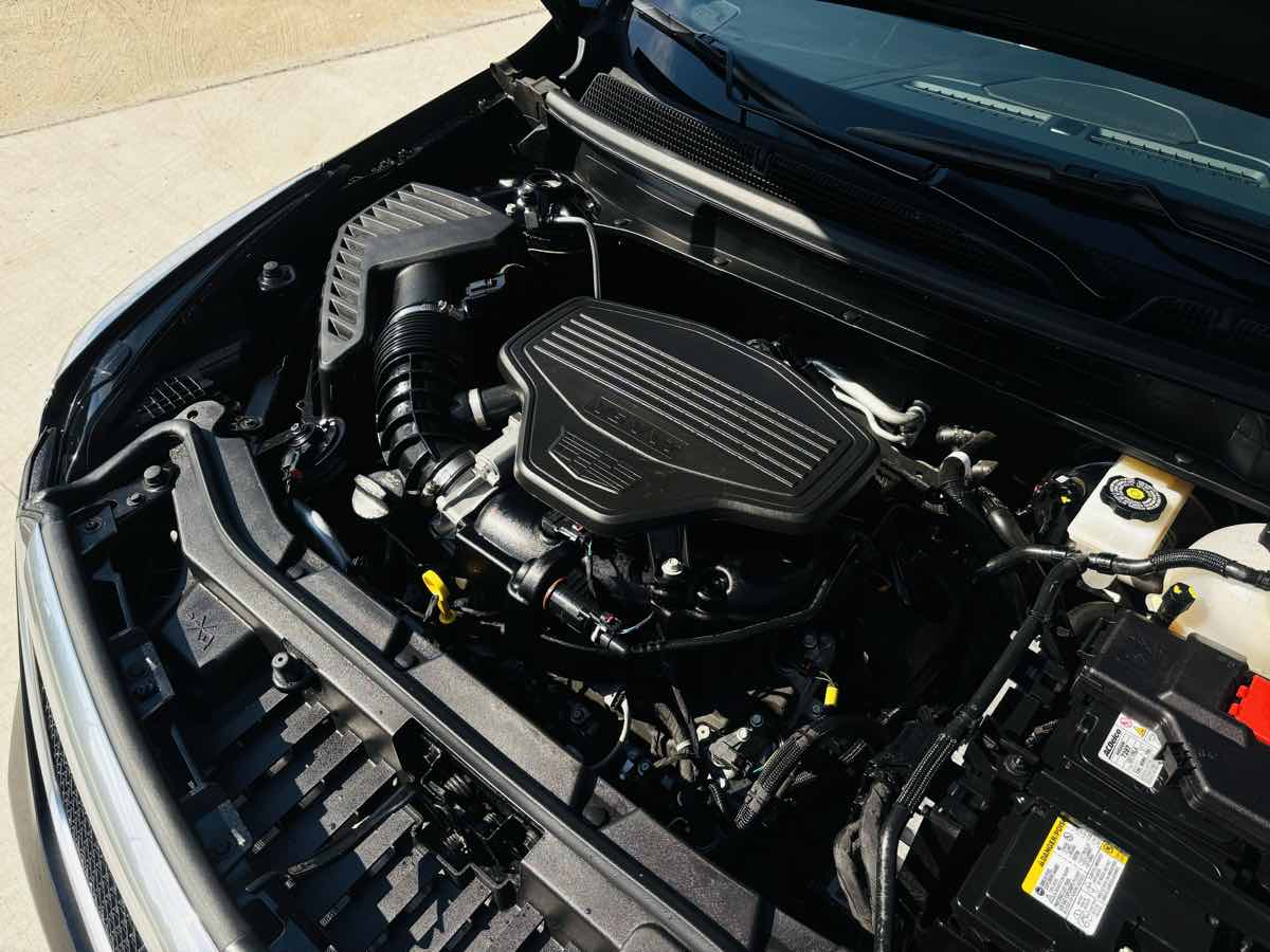 Photo 21 of this Cadillac XT5
