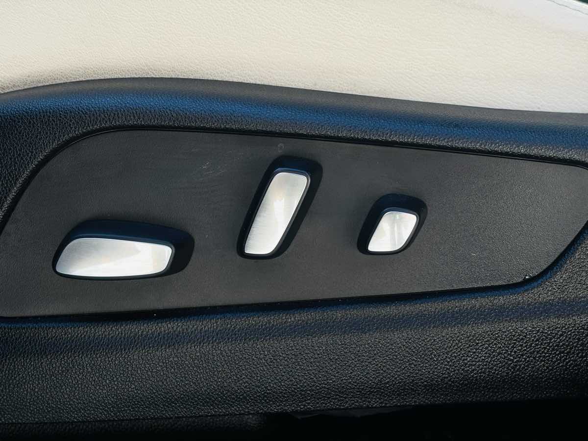 Photo 31 of this Cadillac XT5