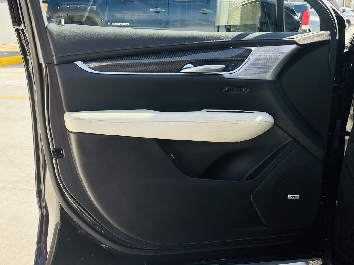 Photo 33 of this Cadillac XT5