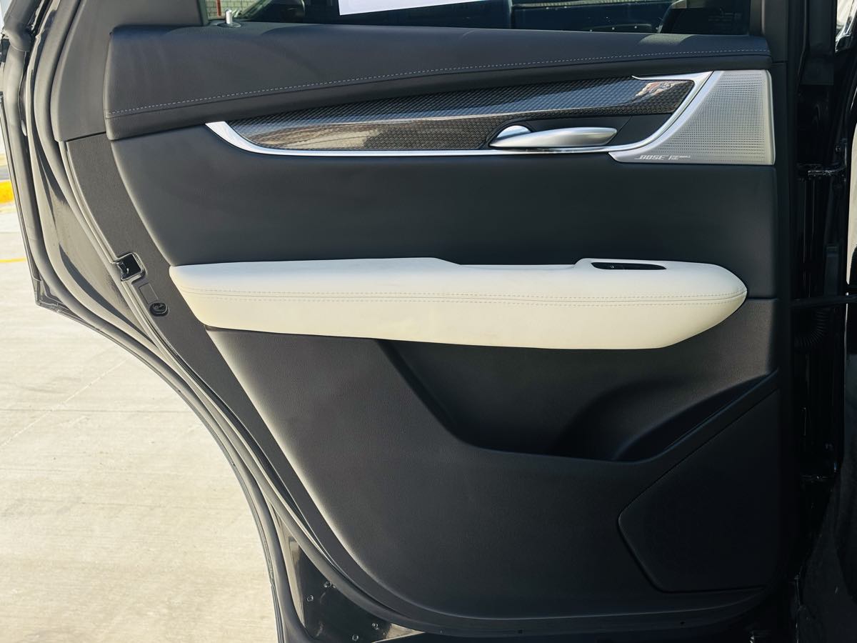 Photo 37 of this Cadillac XT5