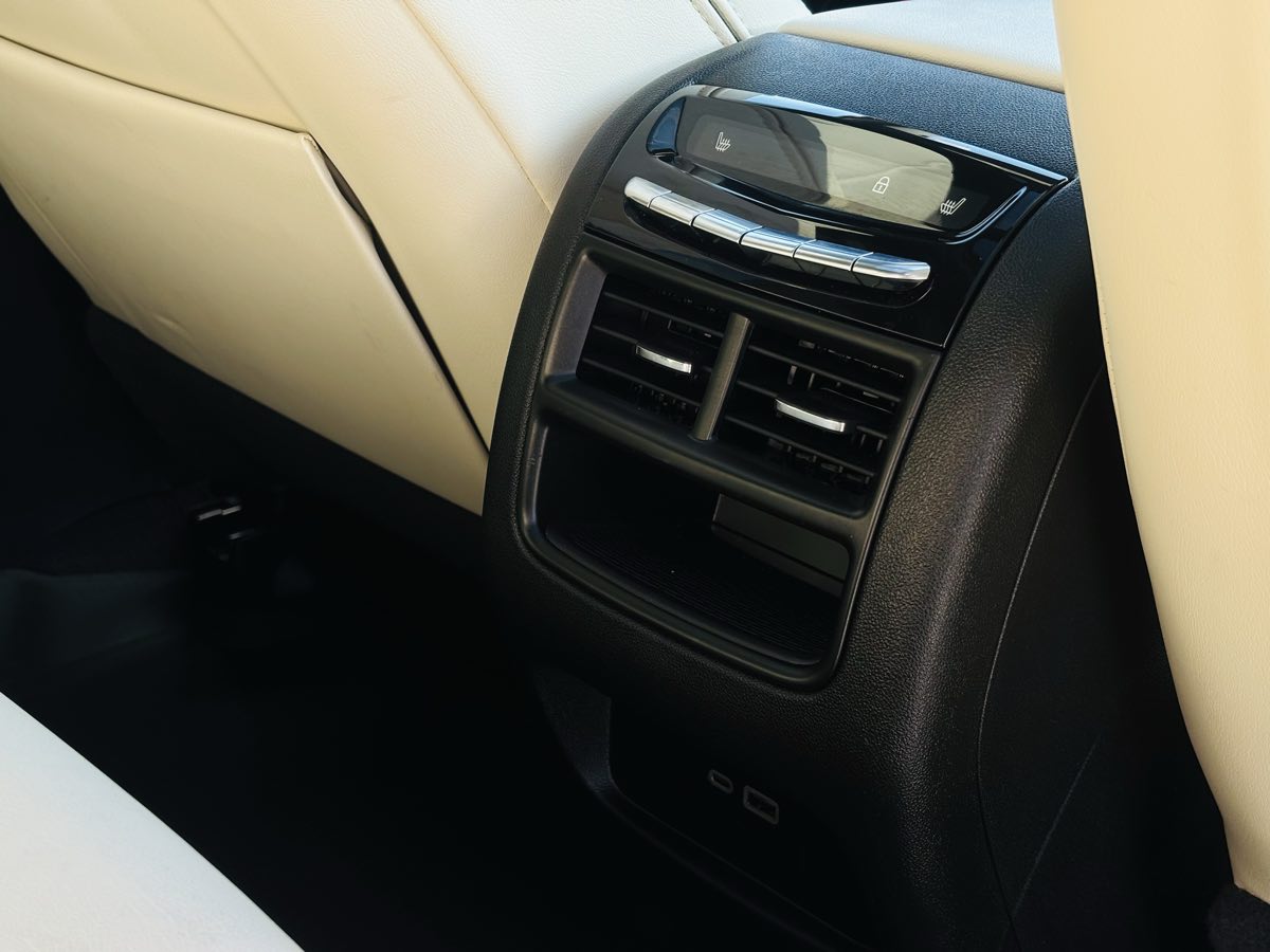 Photo 39 of this Cadillac XT5