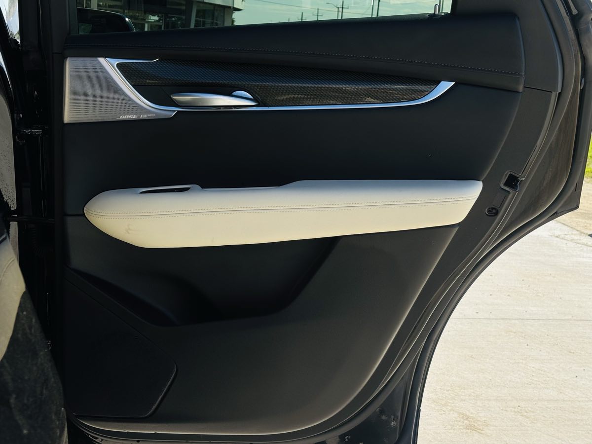 Photo 40 of this Cadillac XT5