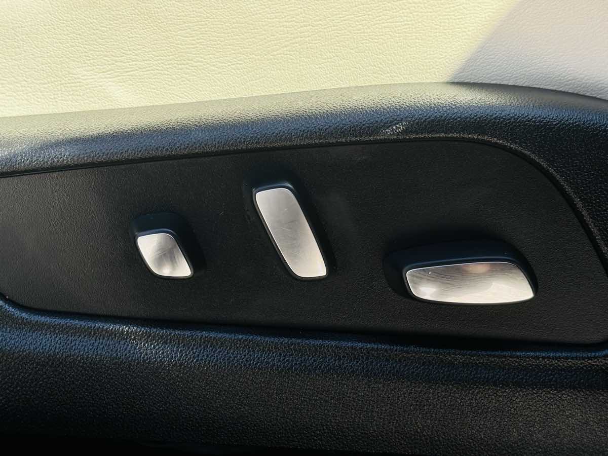 Photo 42 of this Cadillac XT5