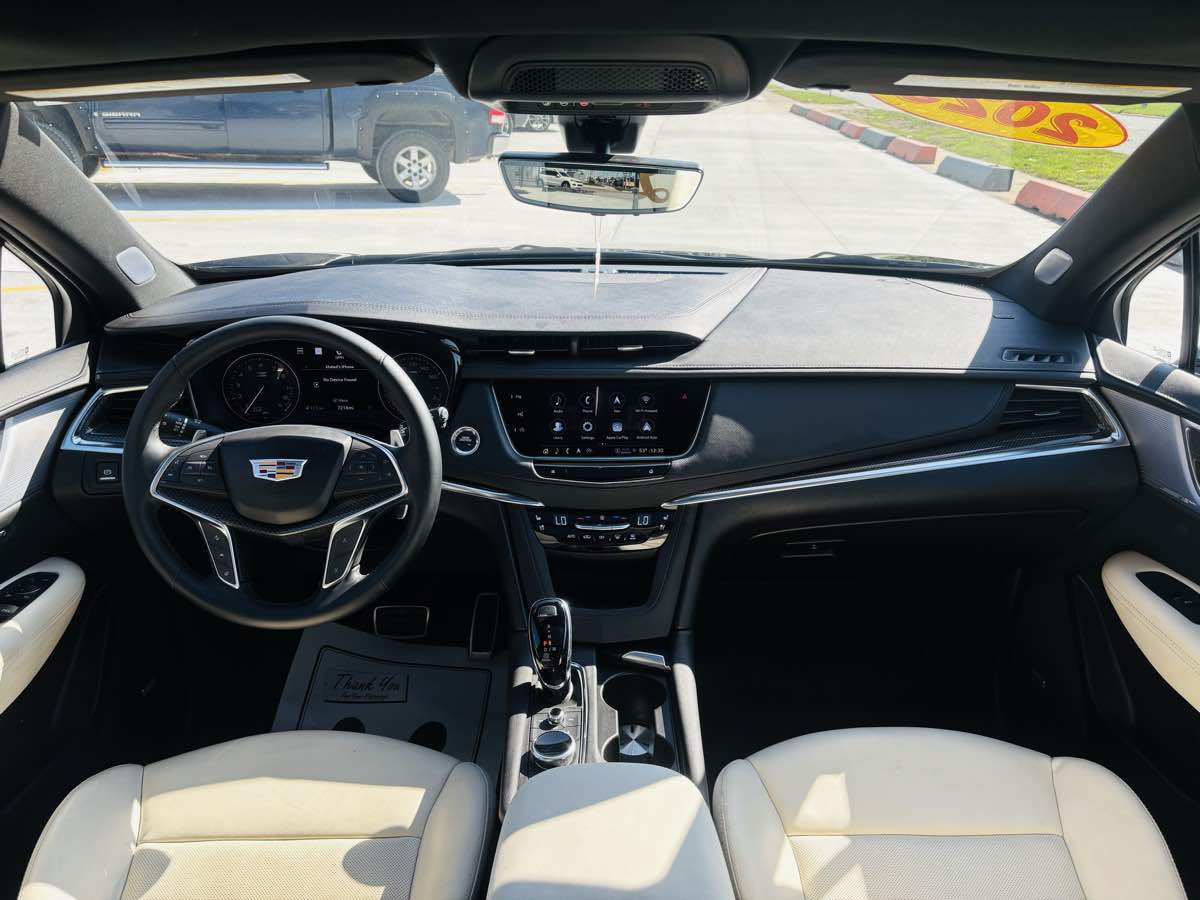 Photo 47 of this Cadillac XT5