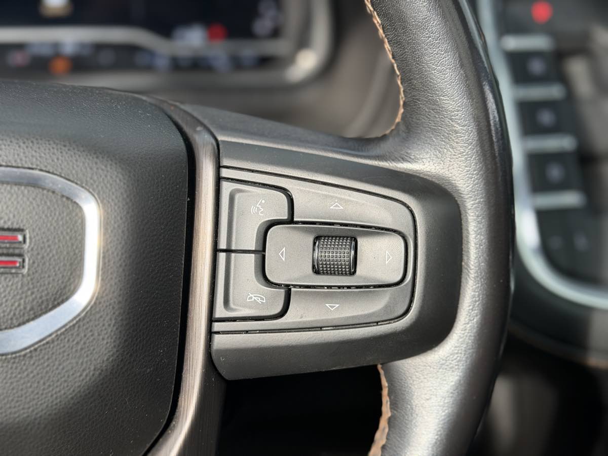 Photo 13 of this GMC Yukon XL