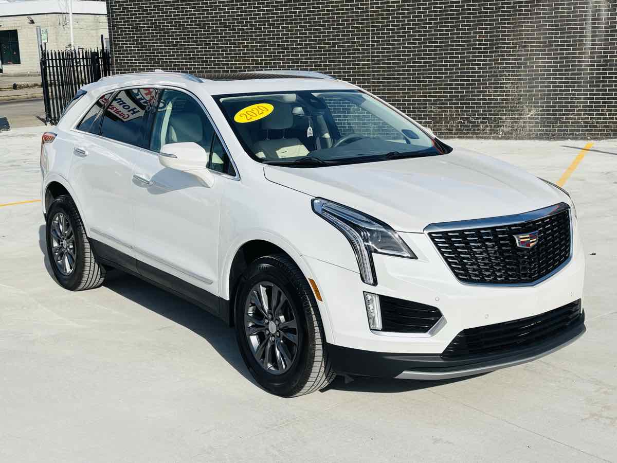 Photo 2 of this Cadillac XT5