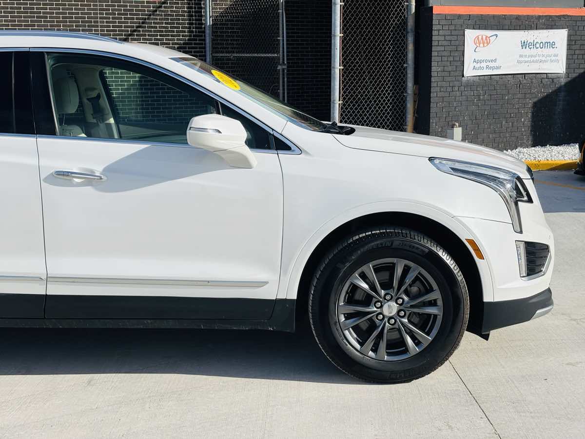 Photo 6 of this Cadillac XT5