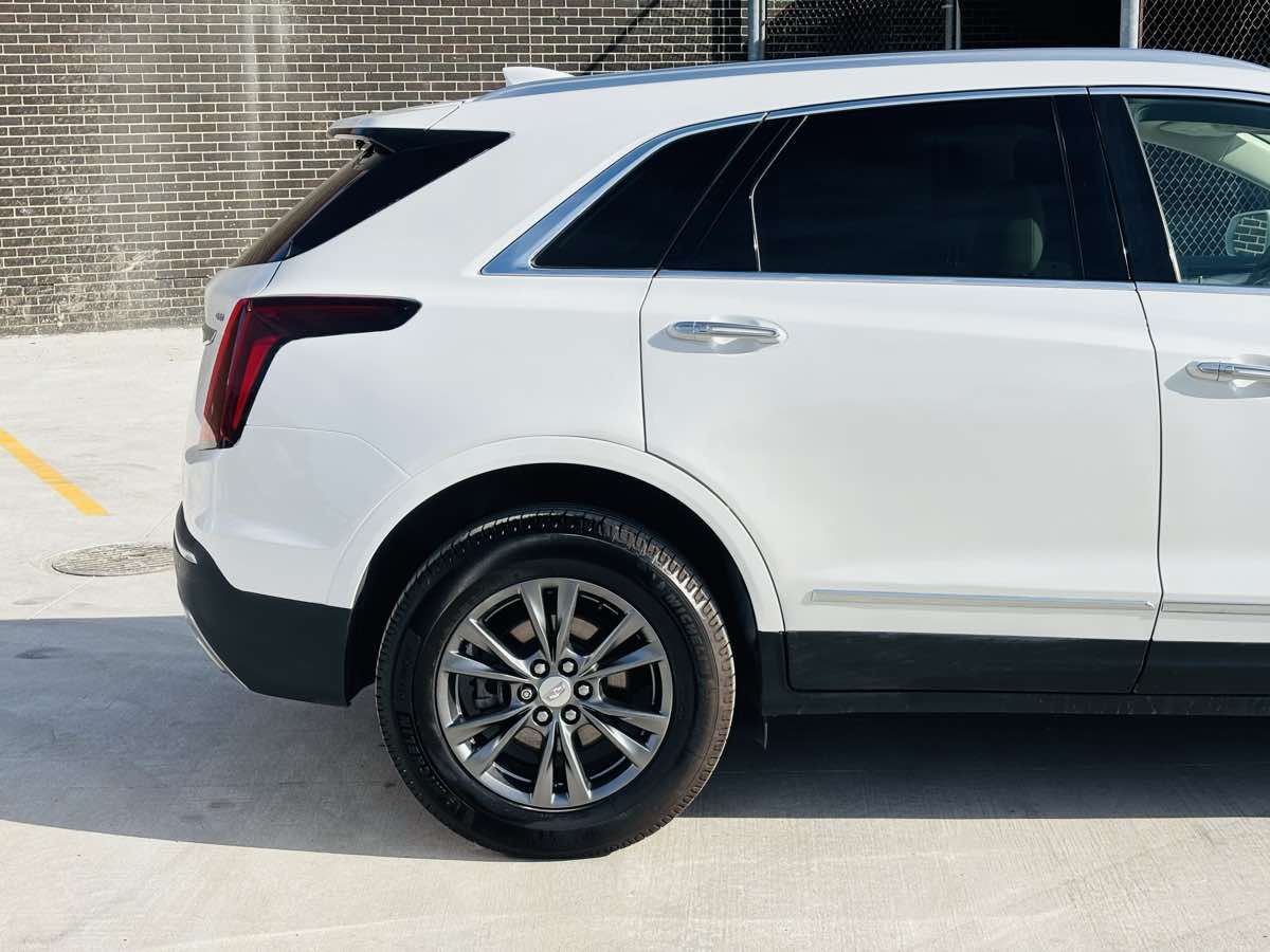 Photo 7 of this Cadillac XT5