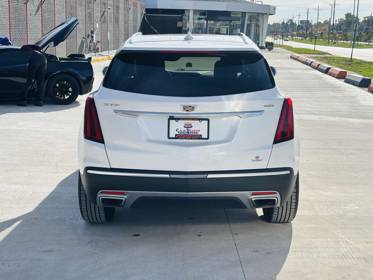 Photo 9 of this Cadillac XT5