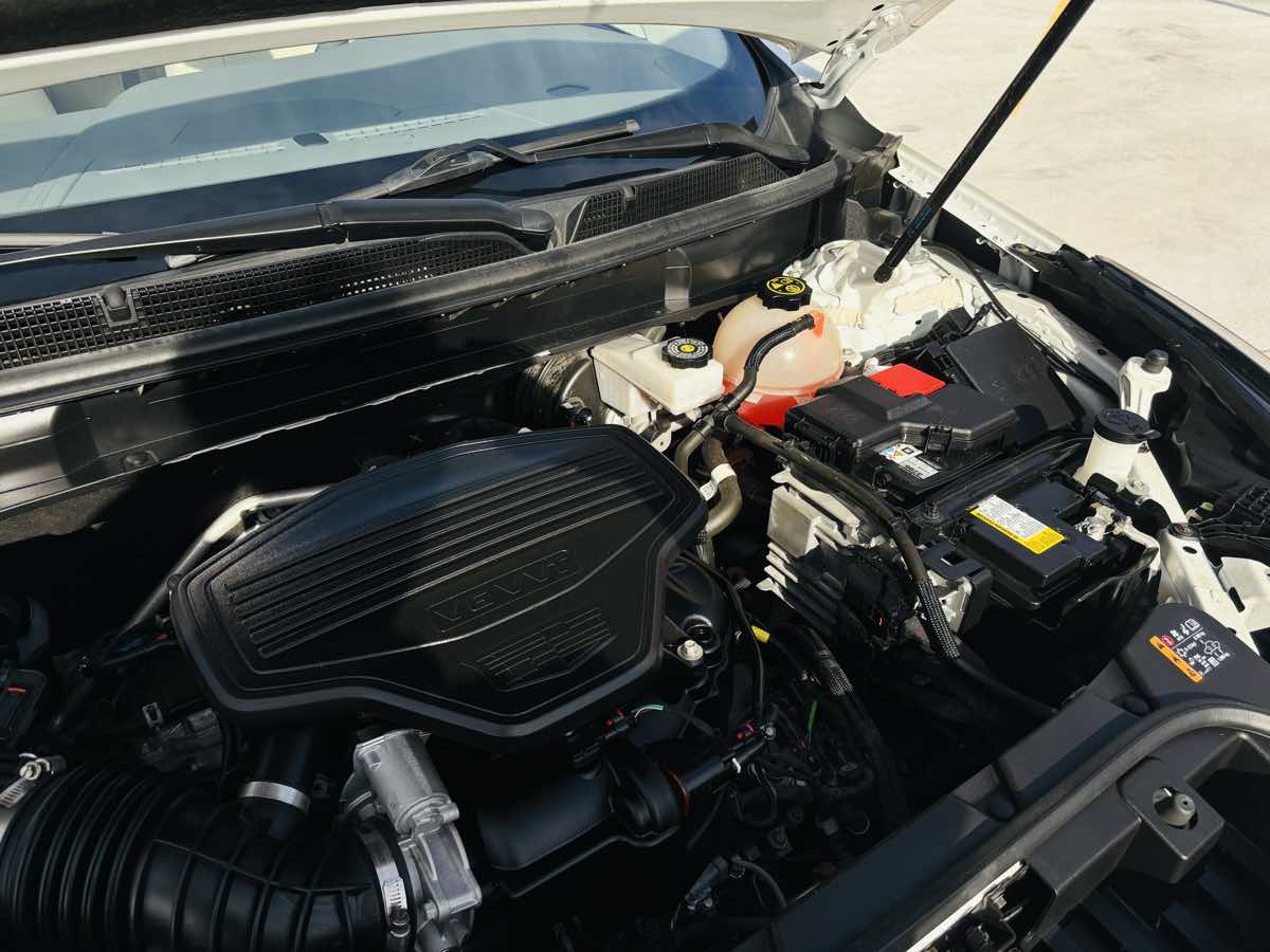 Photo 22 of this Cadillac XT5