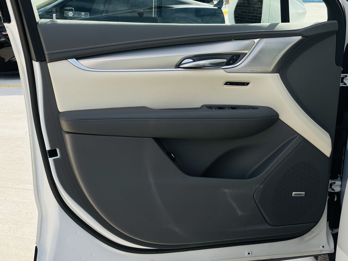 Photo 32 of this Cadillac XT5