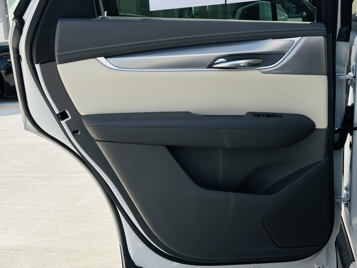 Photo 36 of this Cadillac XT5