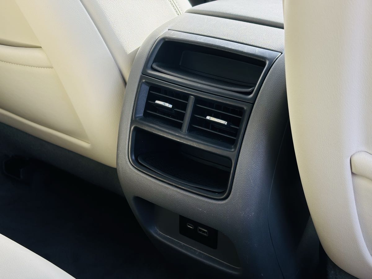 Photo 38 of this Cadillac XT5