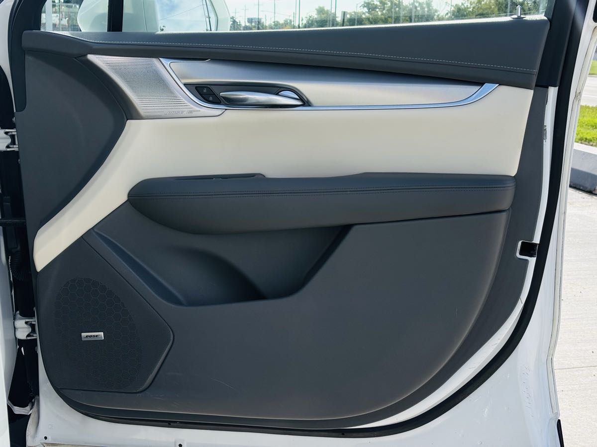 Photo 42 of this Cadillac XT5