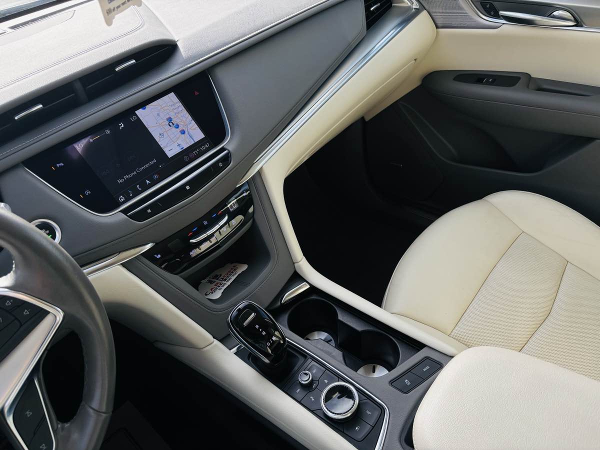 Photo 57 of this Cadillac XT5