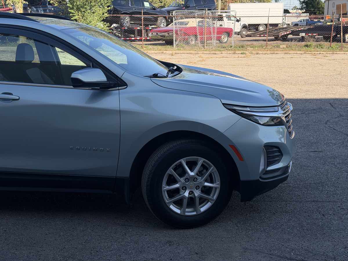 Photo 3 of this Chevrolet Equinox