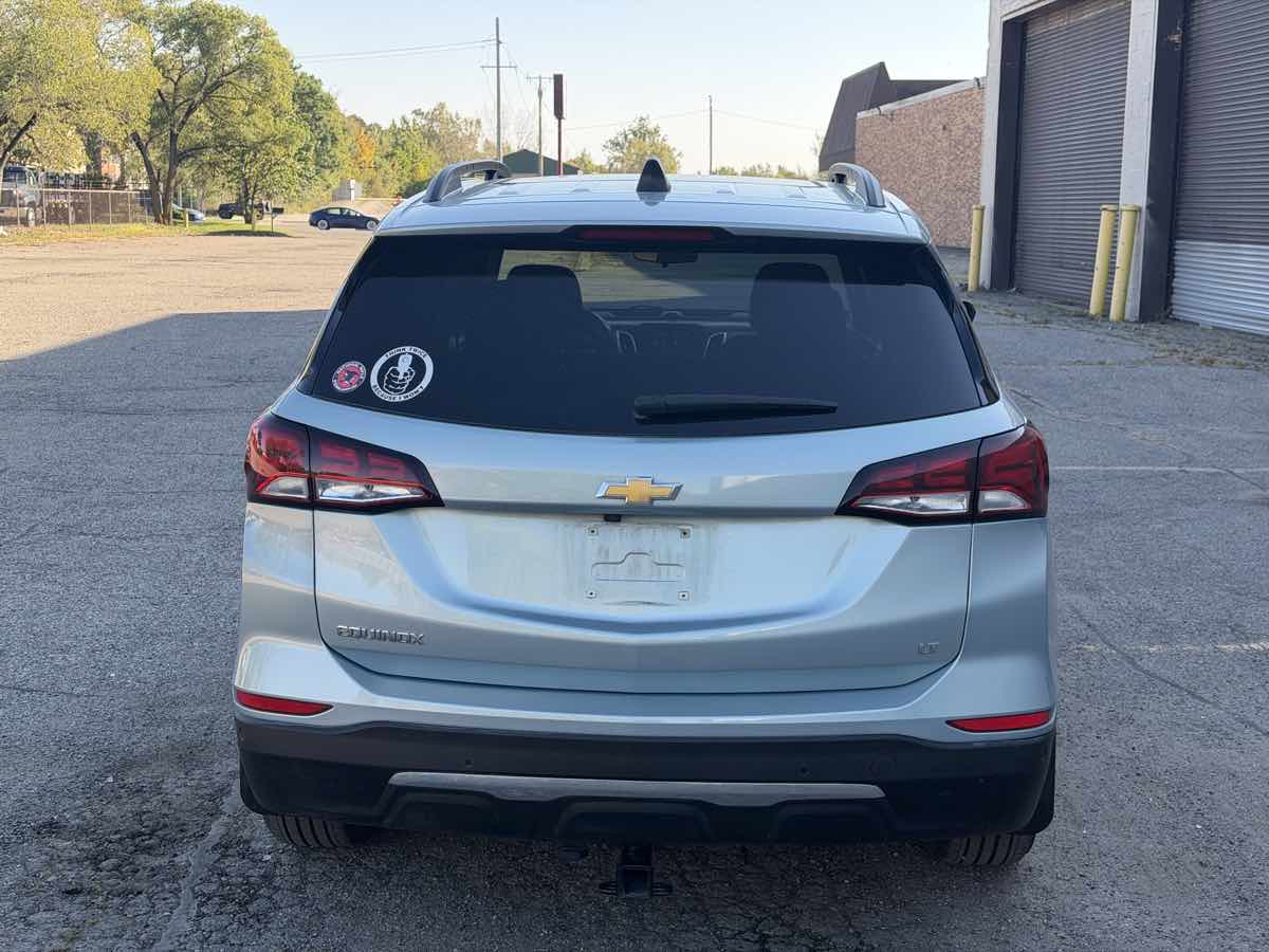 Photo 6 of this Chevrolet Equinox