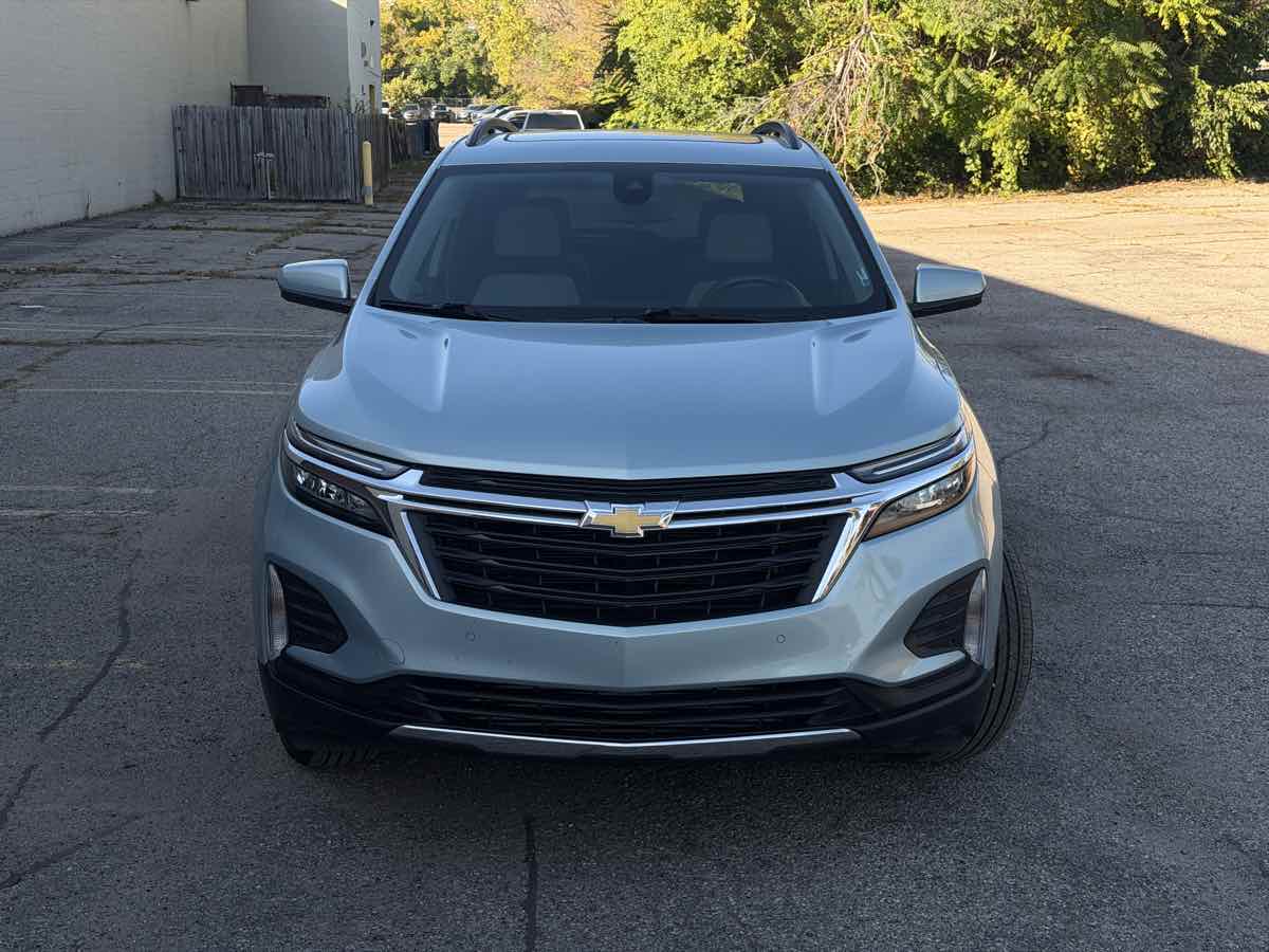 Photo 10 of this Chevrolet Equinox