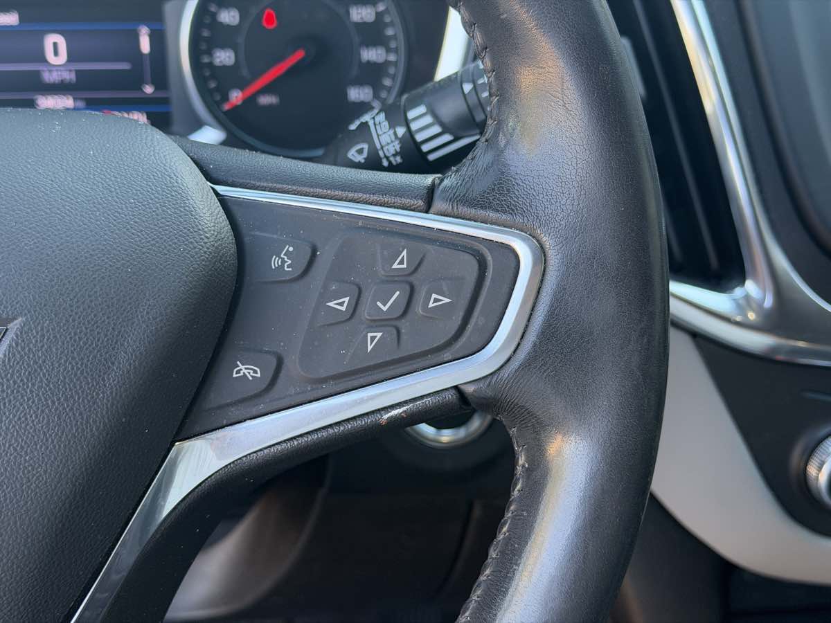 Photo 18 of this Chevrolet Equinox