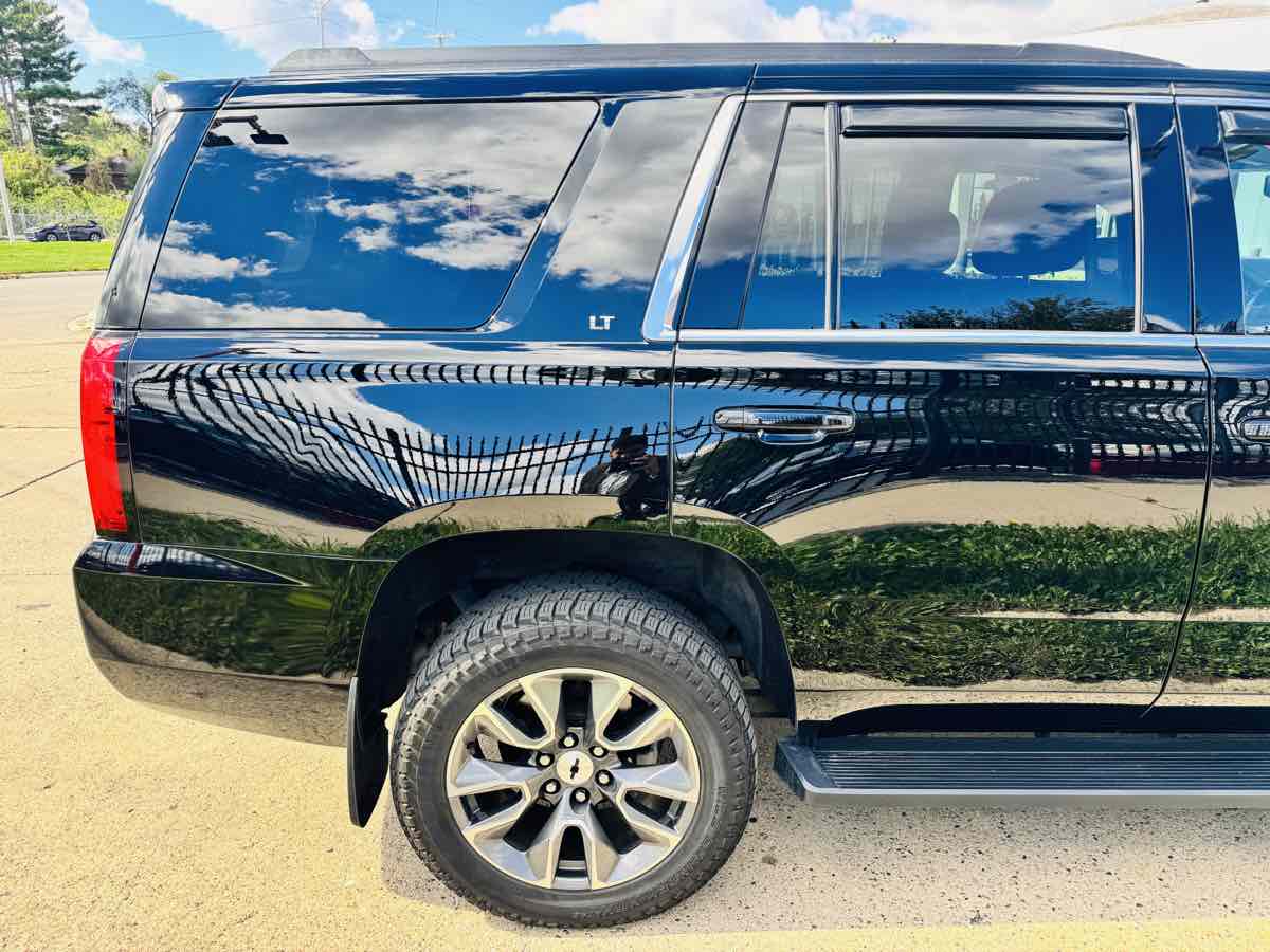 Photo 3 of this Chevrolet Tahoe