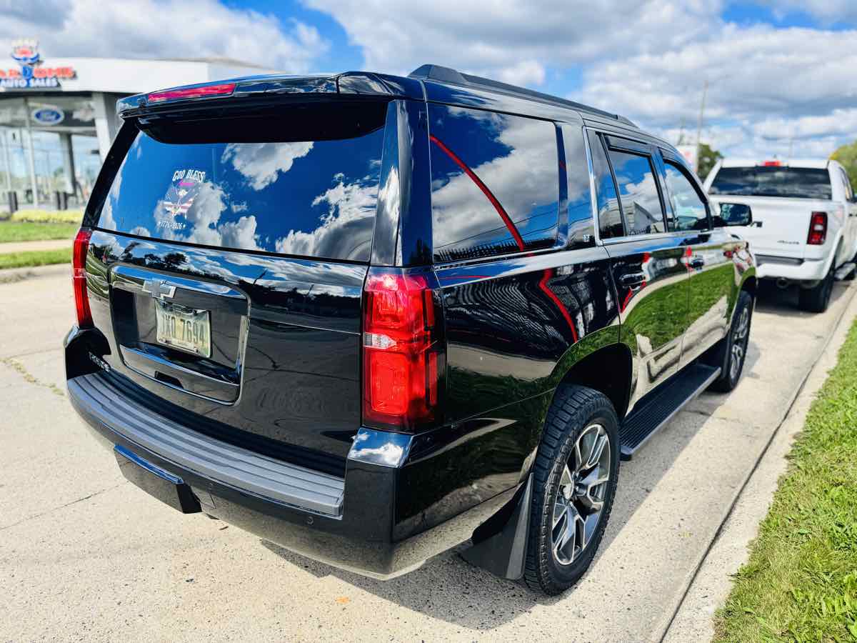 Photo 4 of this Chevrolet Tahoe