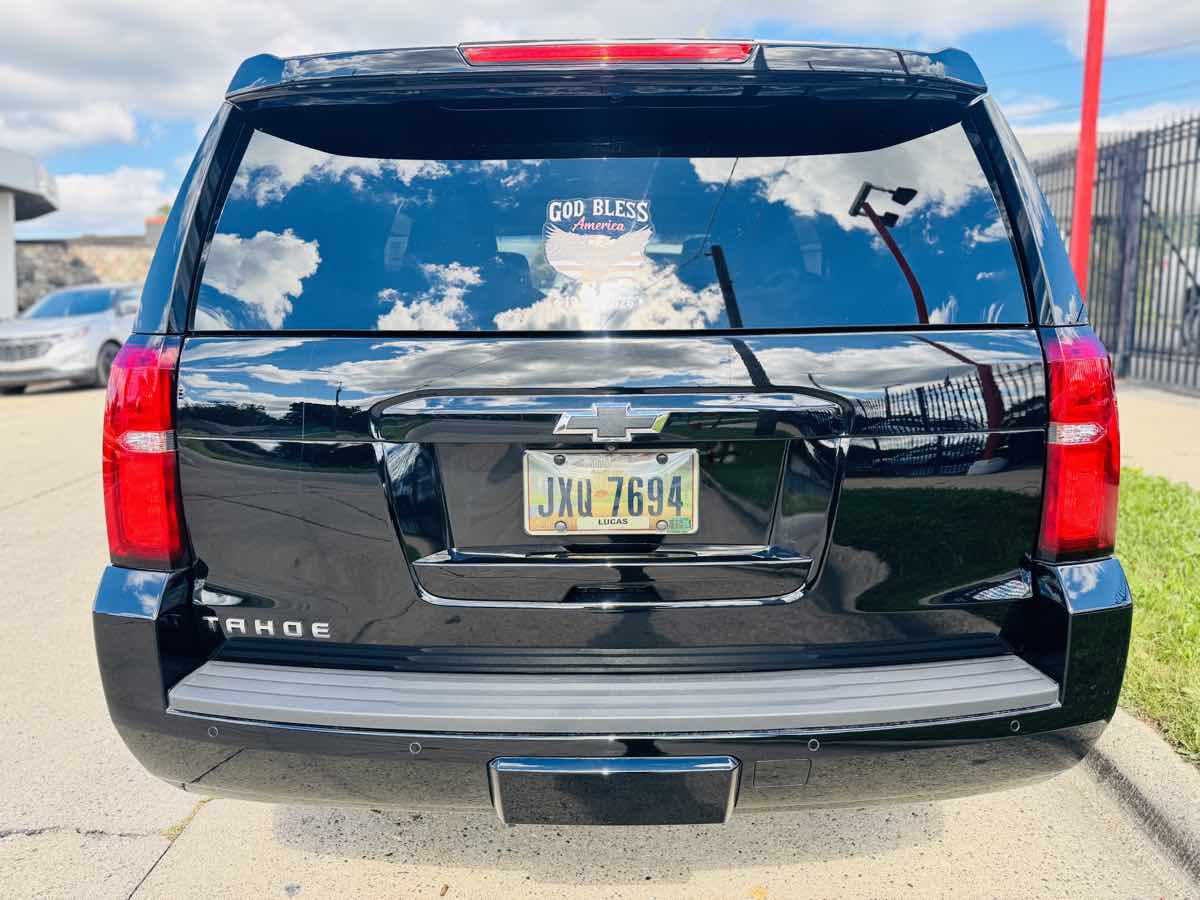Photo 5 of this Chevrolet Tahoe