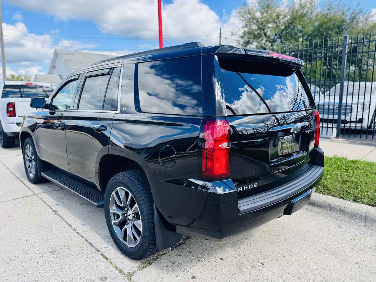 Photo 6 of this Chevrolet Tahoe